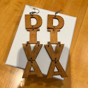 ‘DIVA’ drop earrings